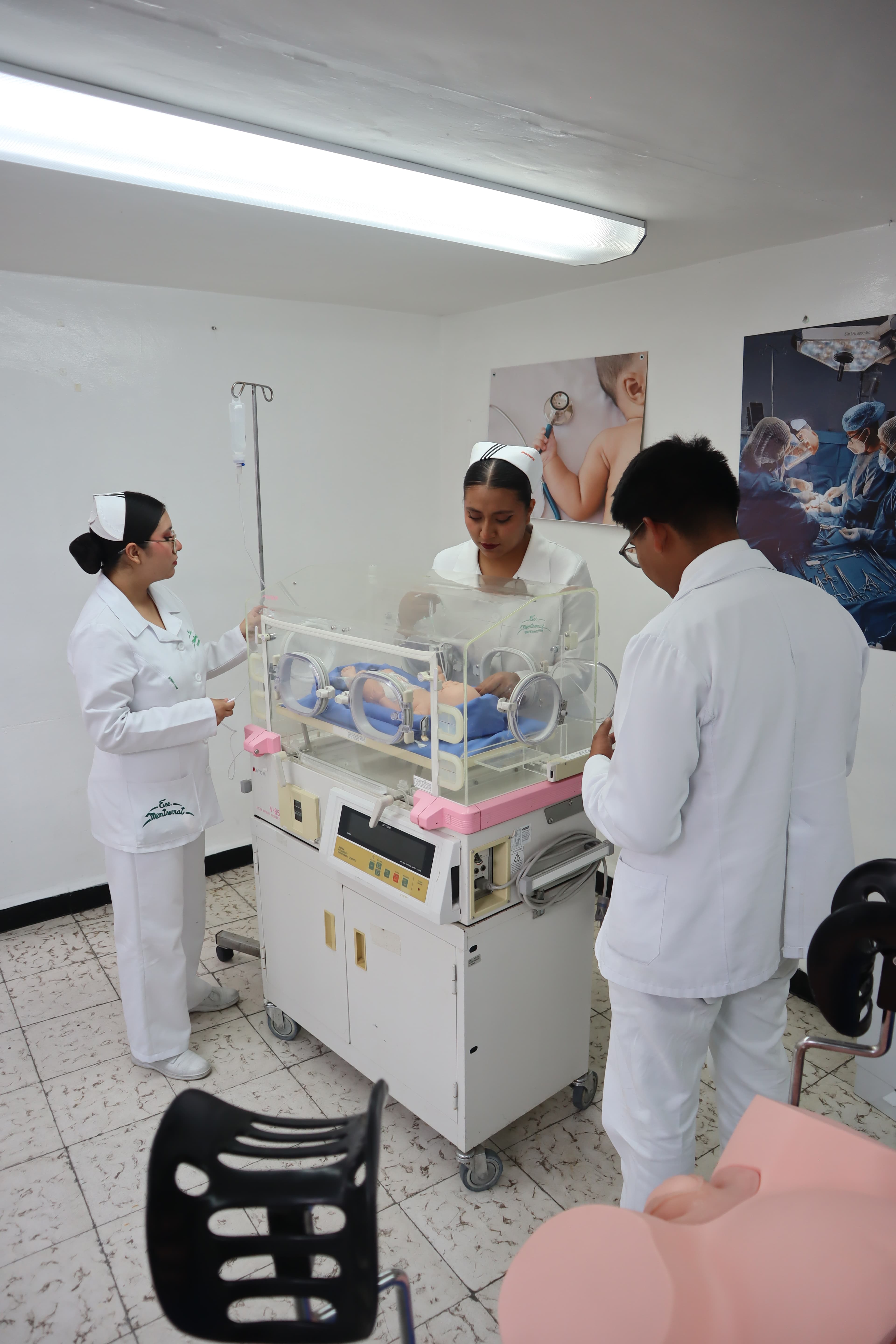 Conviértete en Auxiliar en Enfermería y elige tu especialidad